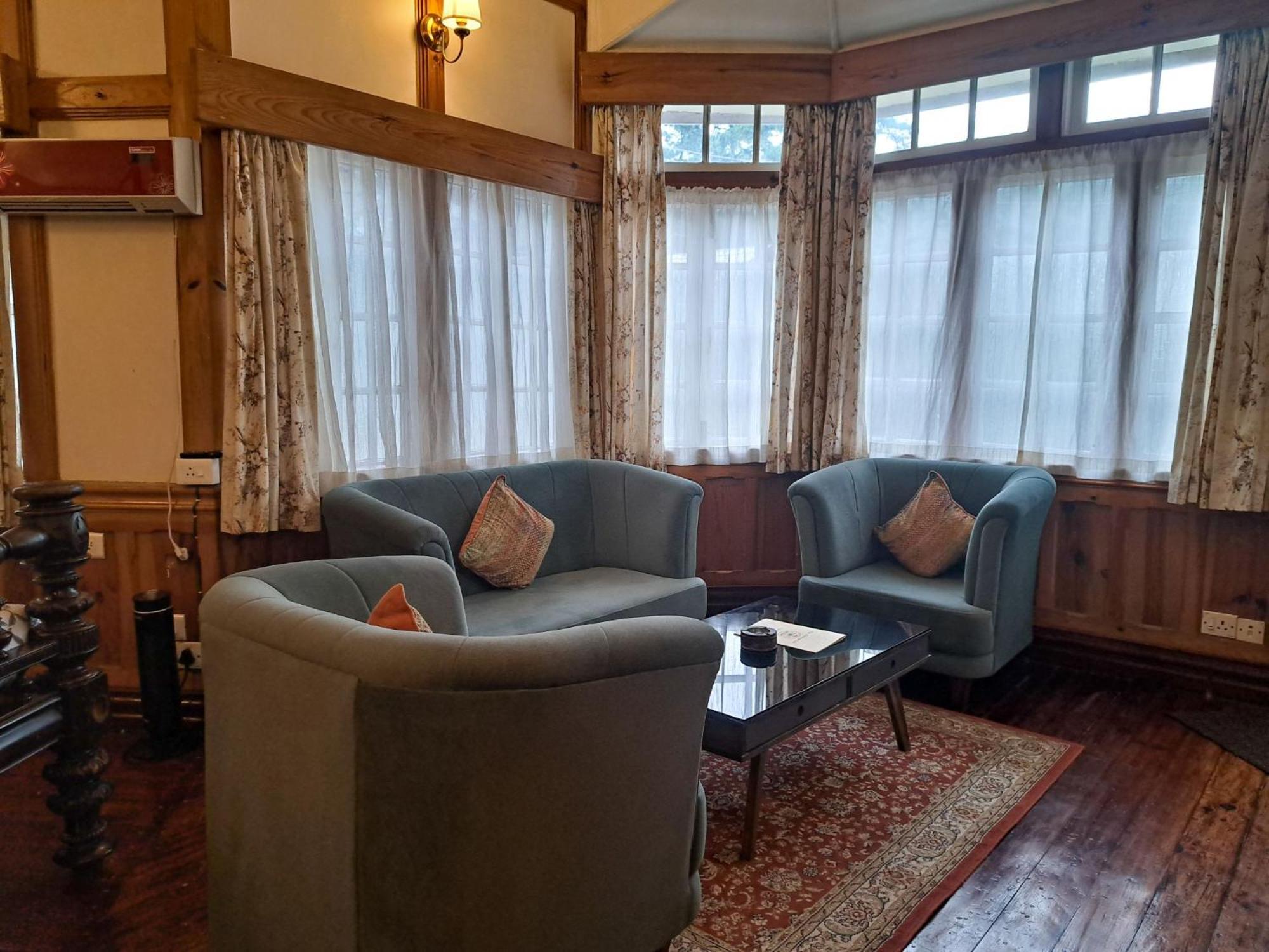 שילונג The Heritage Club - Tripura Castle Hotel And Spa מראה חיצוני תמונה