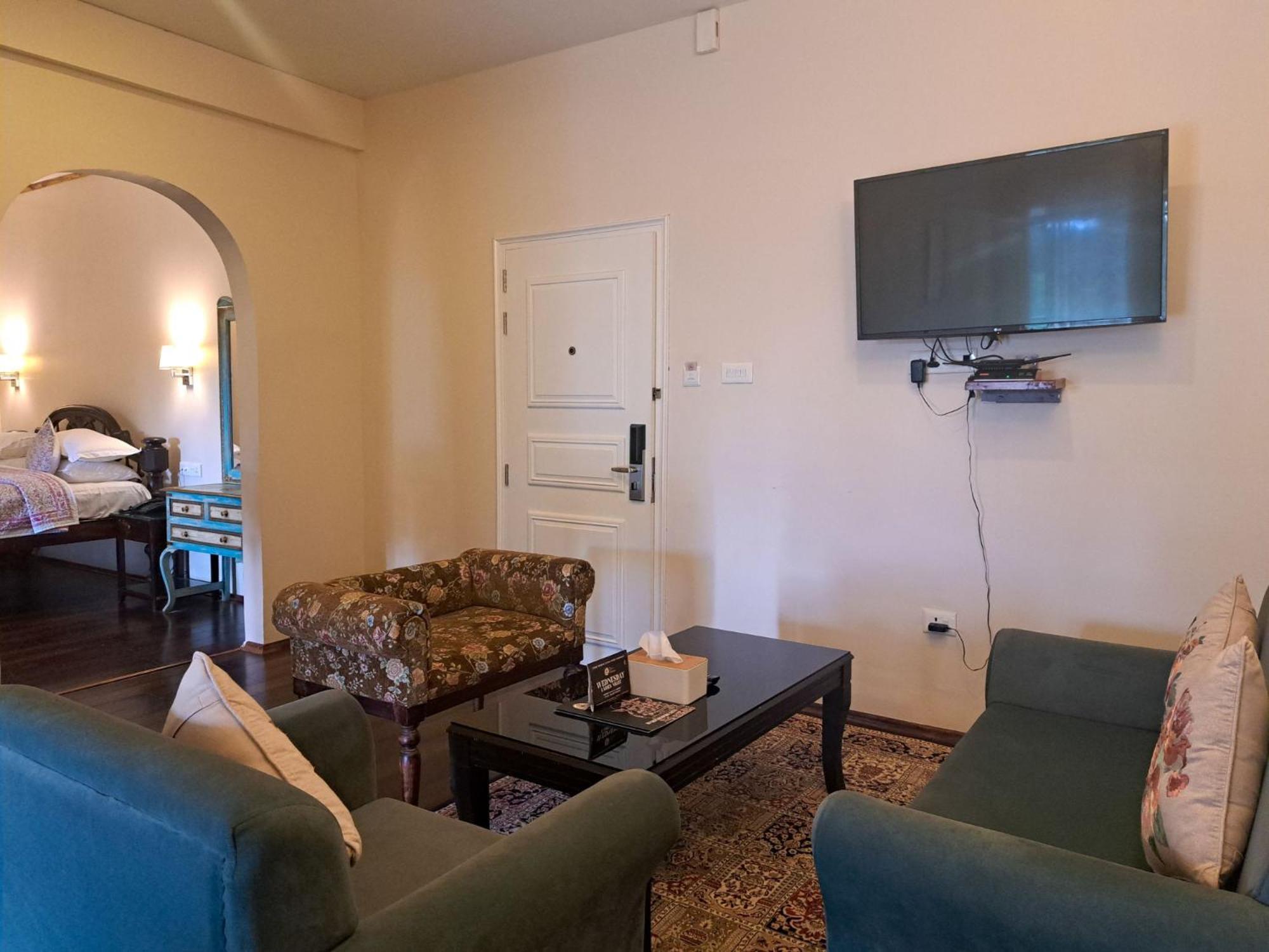 שילונג The Heritage Club - Tripura Castle Hotel And Spa מראה חיצוני תמונה