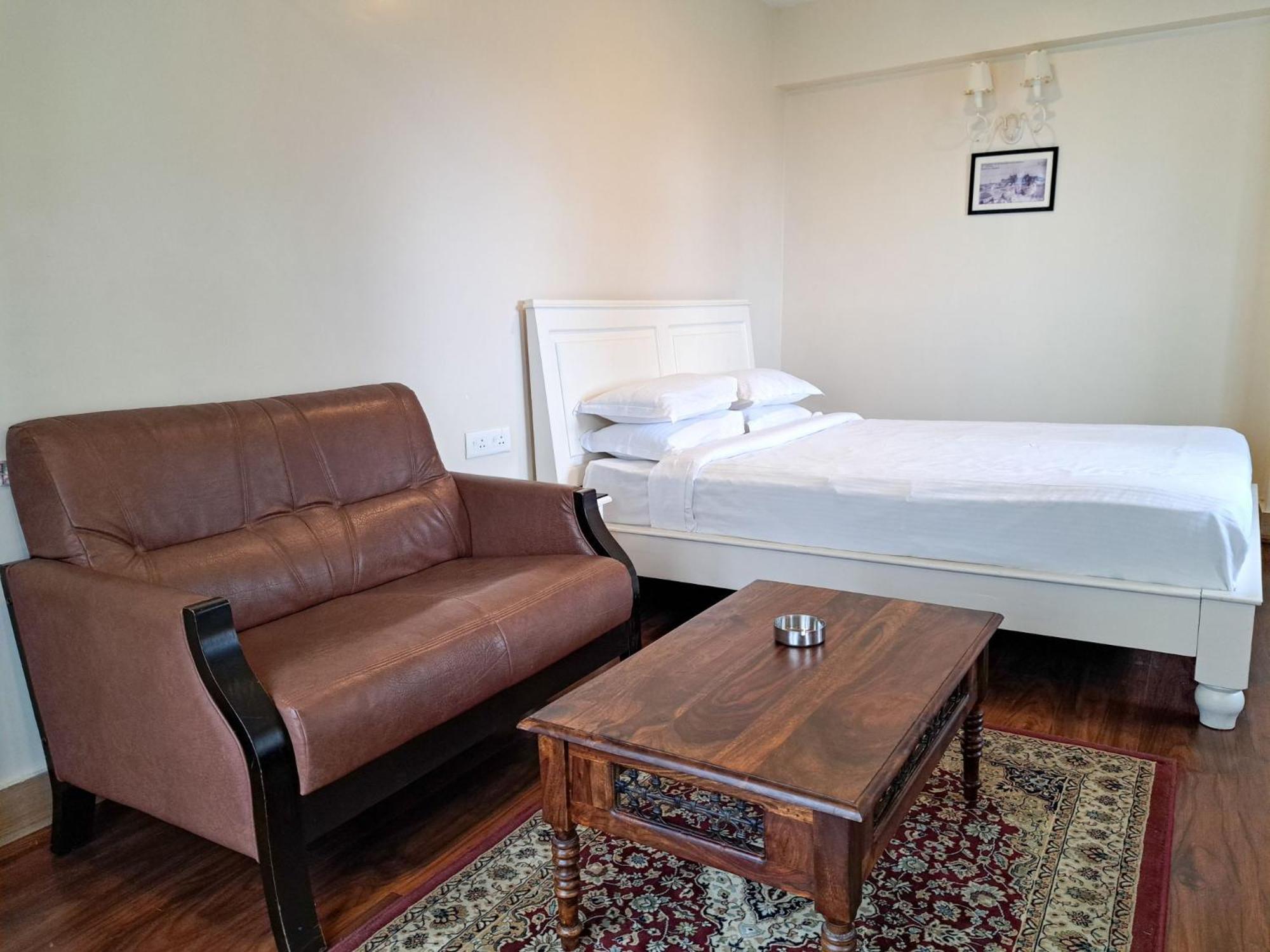 שילונג The Heritage Club - Tripura Castle Hotel And Spa מראה חיצוני תמונה