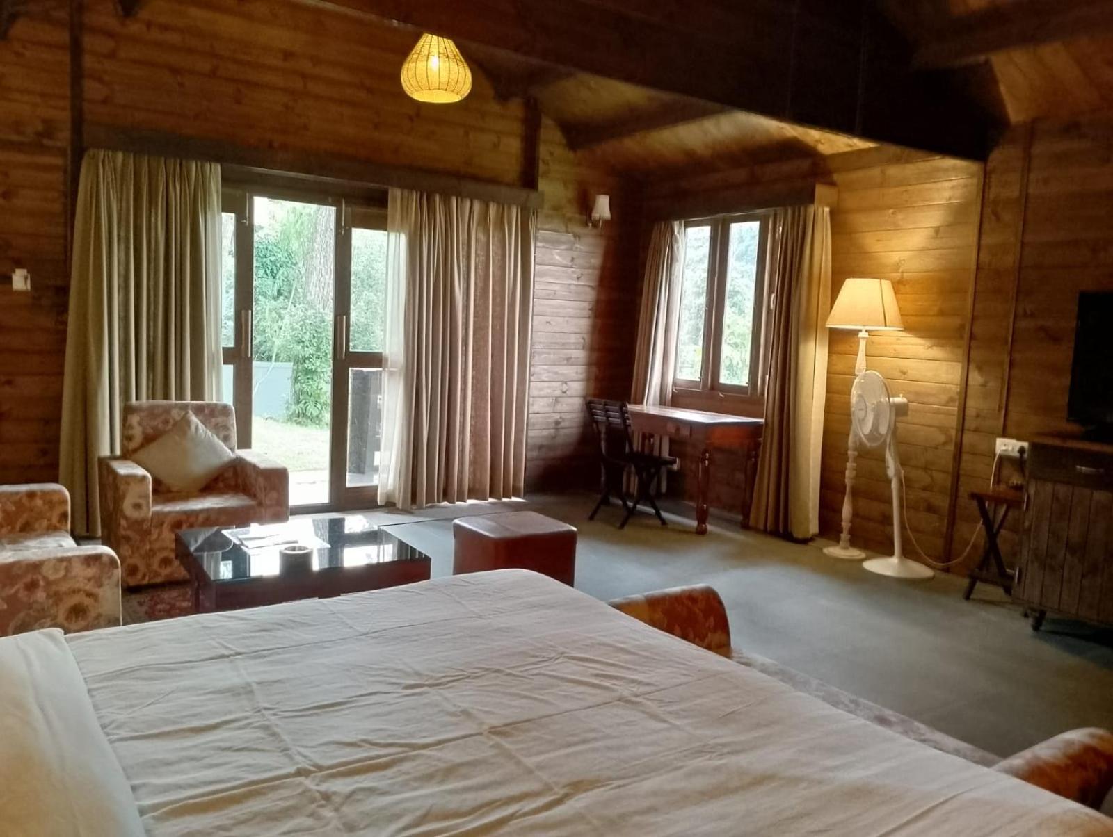 שילונג The Heritage Club - Tripura Castle Hotel And Spa מראה חיצוני תמונה