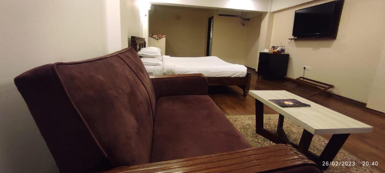 שילונג The Heritage Club - Tripura Castle Hotel And Spa מראה חיצוני תמונה
