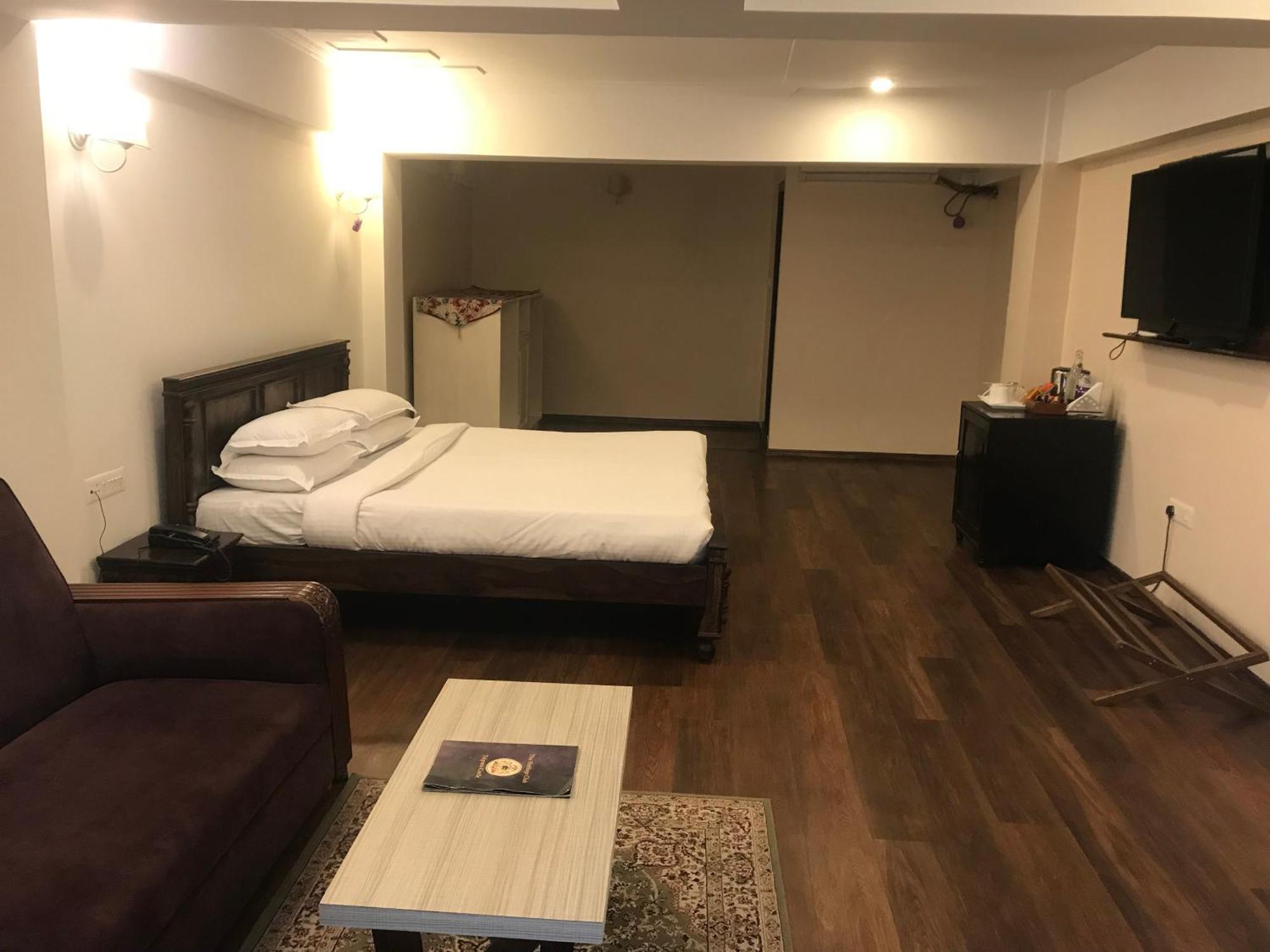 שילונג The Heritage Club - Tripura Castle Hotel And Spa מראה חיצוני תמונה