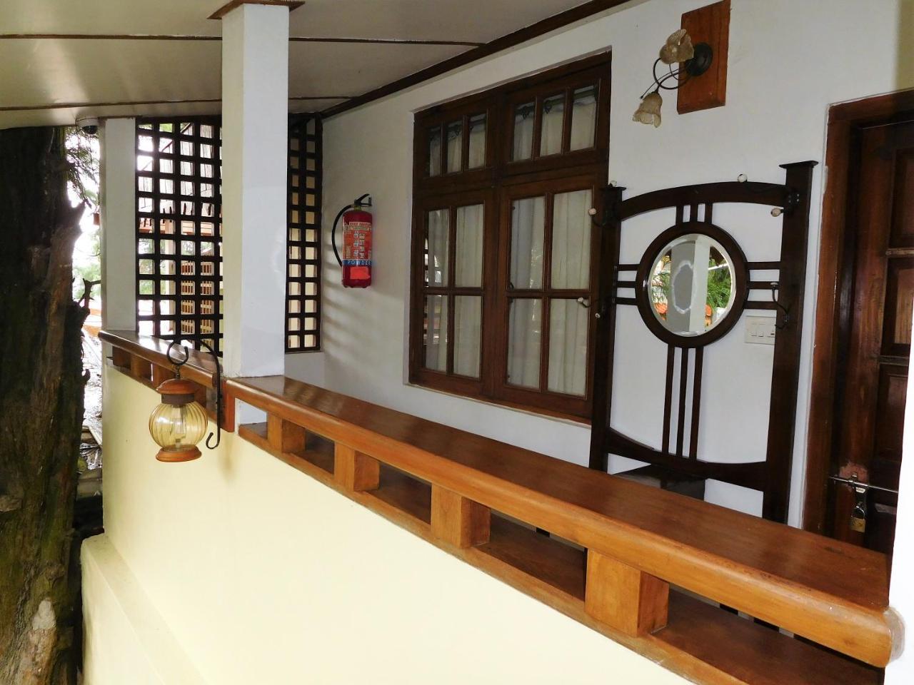 שילונג The Heritage Club - Tripura Castle Hotel And Spa מראה חיצוני תמונה